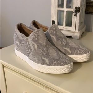 Wedge sneakers